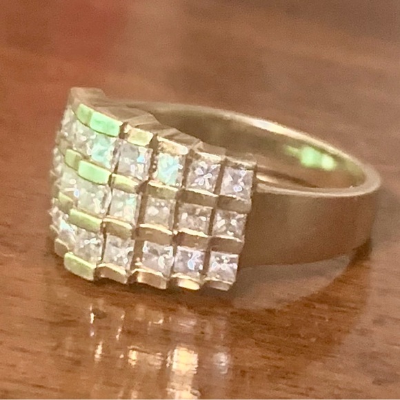Jewelry - Diamond ring Approx.1 1/2carat 14k gold. VERY  high quality. Sz 6. Cut stones